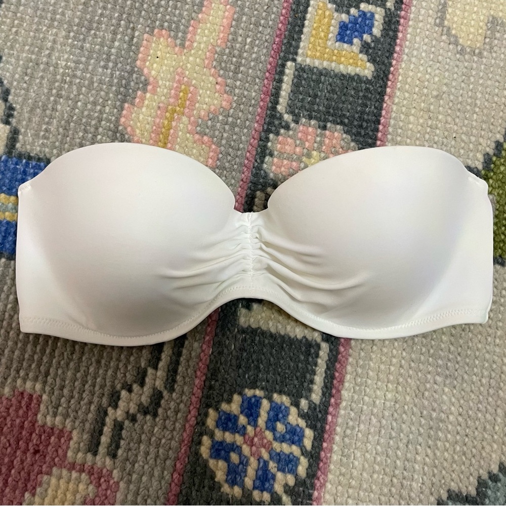 Victoria’s Secret Bandeau Strapless Bikini Top 32D